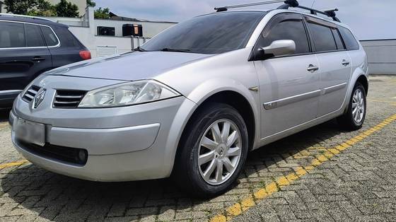 RENAULT MEGANE 1.6 DYNAMIQUE GRAND TOUR 16V FLEX 4P MANUAL RENAULT MEGANE 1.6 DYNAMIQUE GRAND TOUR 16V FLEX 4P MANUAL